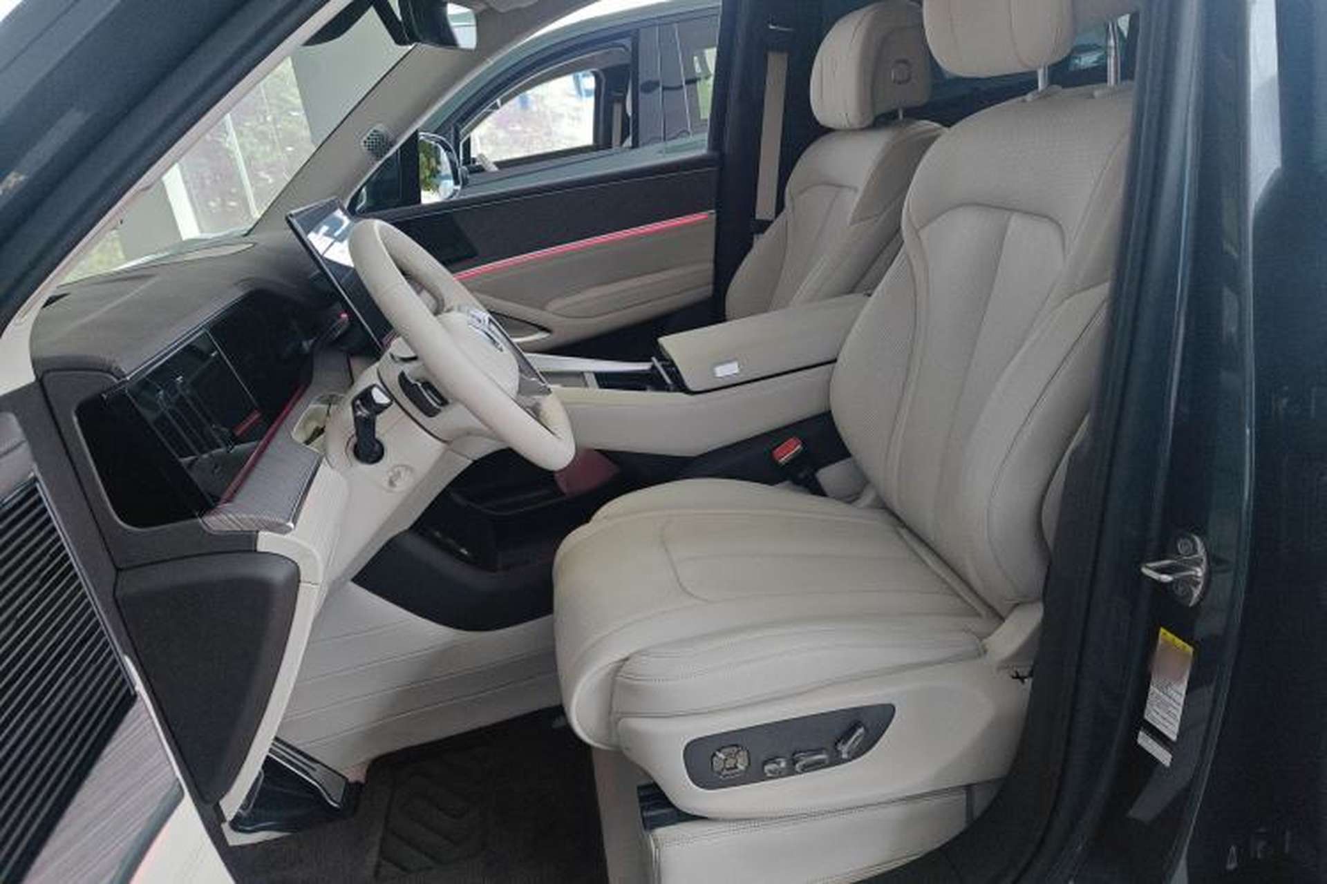 Used Denza N9 2025 Prestige Version Left Front Seat