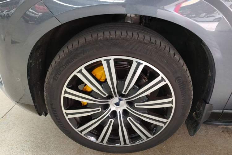 Used Denza N9 2025 Prestige Version Left Front Wheel Hub