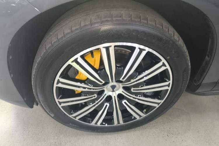 Used Denza N9 2025 Flagship Model Left Front Wheel Hub
