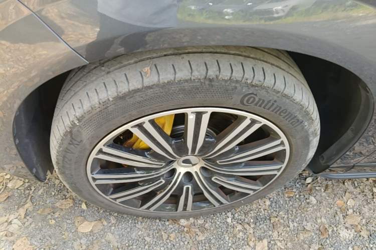 Used Denza N9 2025 Flagship Model Left Front Wheel Hub
