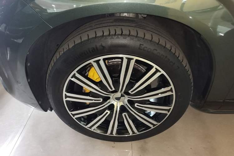 Used Denza N9 2025 Flagship Model Left Front Wheel Hub