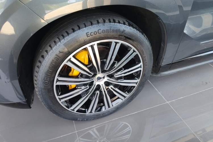 Used Denza N9 2025 Flagship Model Left Front Wheel Hub