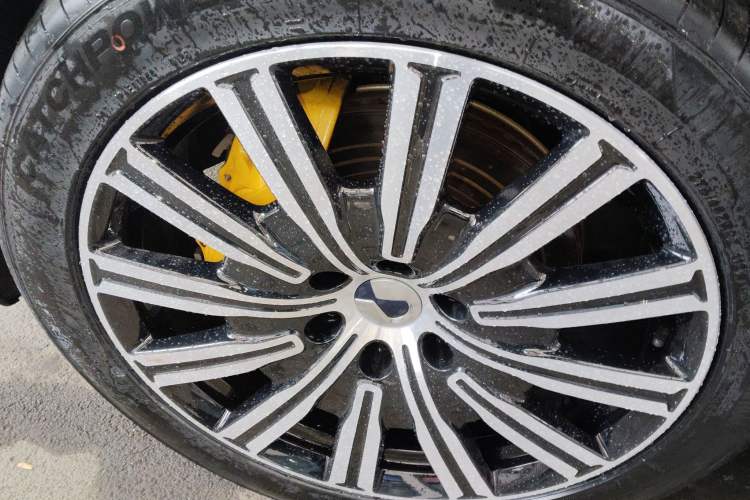 Used Denza N9 2025 Flagship Model Left Front Wheel Hub