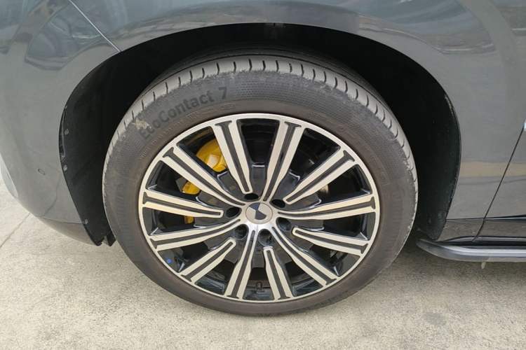 Used Denza N9 2025 Flagship Model Left Front Wheel Hub