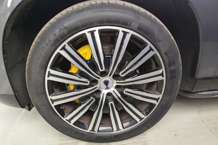 Used Denza N9 2025 Prestige Version Left Front Wheel Hub