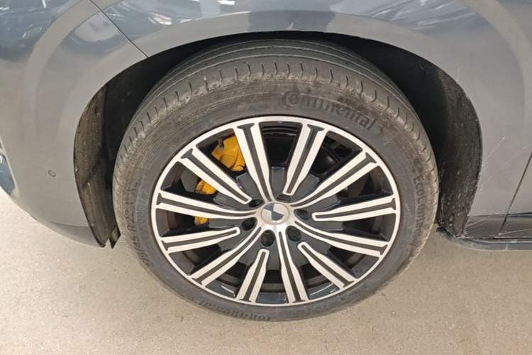 Used Denza N9 2025 Flagship Model Left Front Wheel Hub