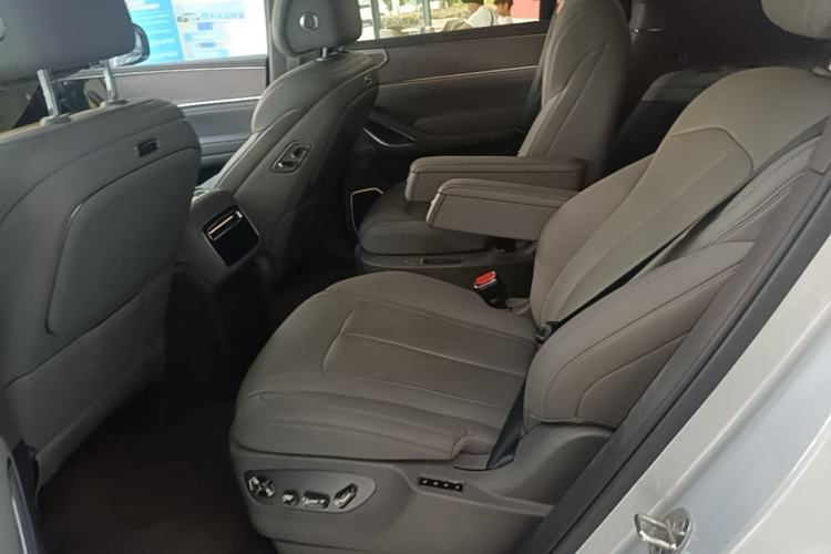 Used Denza N9 2025 Flagship Model Left Rear Seat