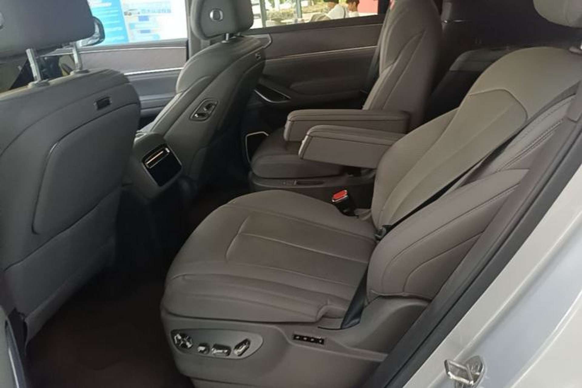 Used Denza N9 2025 Flagship Model Left Rear Seat