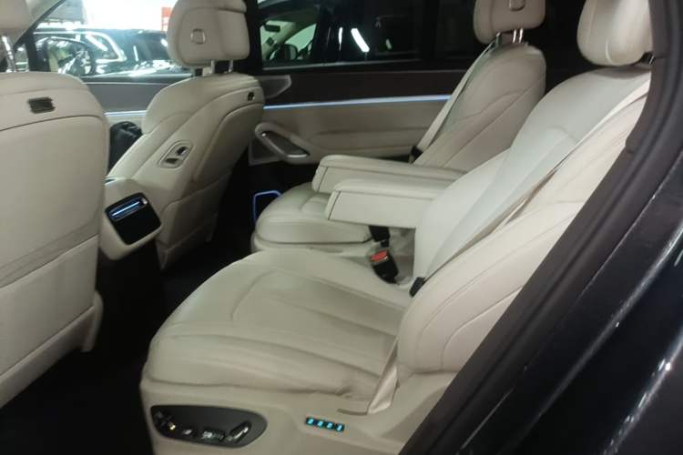 Used Denza N9 2025 Flagship Model Left Rear Seat