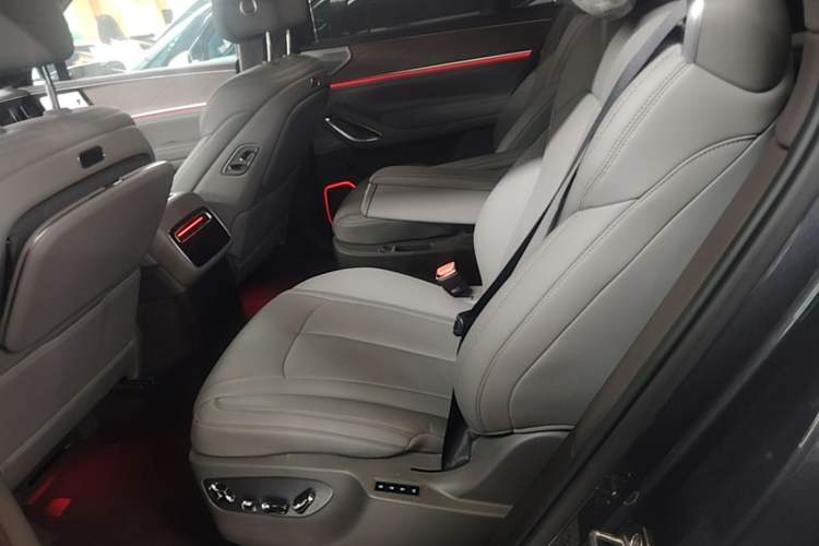 Used Denza N9 2025 Flagship Model Left Rear Seat