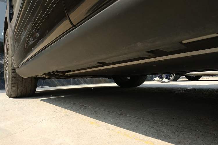 Used Denza N9 2025 Flagship Model Left Side Sill
