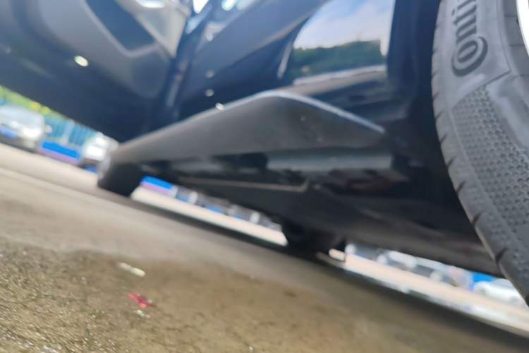 Used Denza N9 2025 Flagship Model Left Side Sill