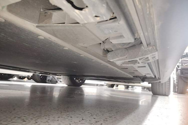 Used Denza N9 2025 Flagship Model Left Side Sill
