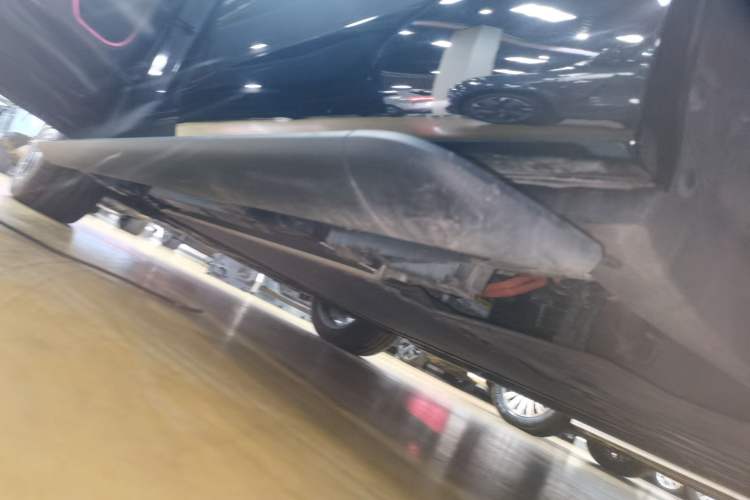 Used Denza N9 2025 Flagship Model Left Side Sill