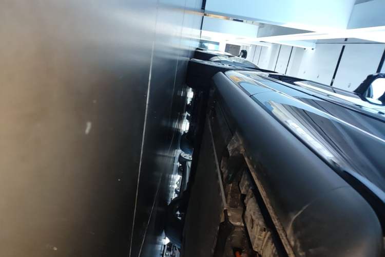 Used Denza N9 2025 Flagship Model Left Side Sill