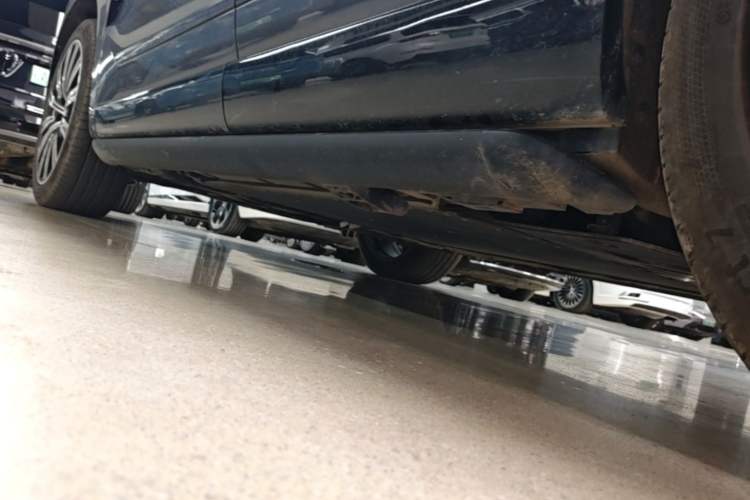 Used Denza N9 2025 Flagship Model Left Side Sill