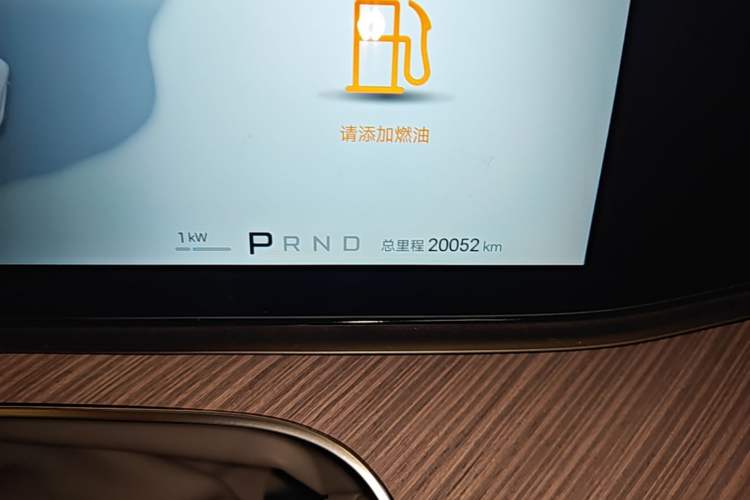 Used Denza N9 2025 Flagship Model Odometer Close Up