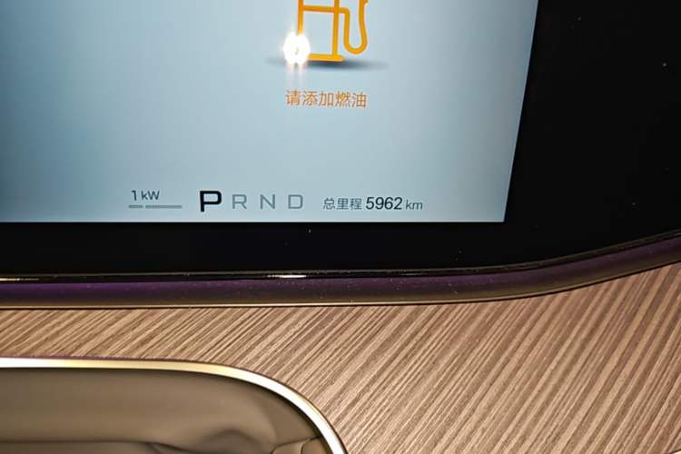 Used Denza N9 2025 Flagship Model Odometer Close Up