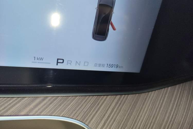 Used Denza N9 2025 Flagship Model Odometer Close Up