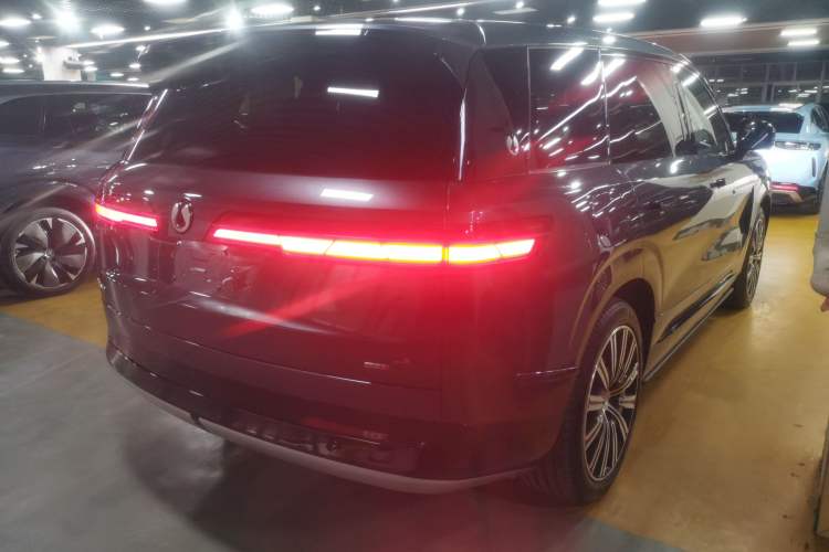 Used Denza N9 2025 Flagship Model Rear Right 45 Deg