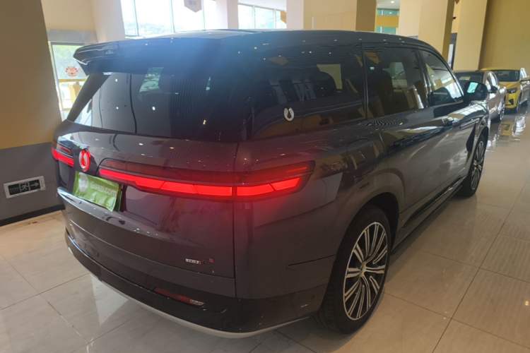 Used Denza N9 2025 Flagship Model Rear Right 45 Deg