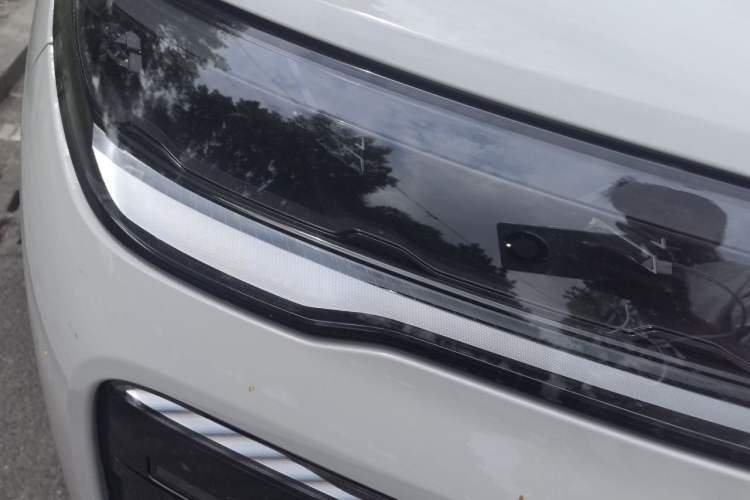 Used Denza N9 2025 Flagship Model Right Front Headlight