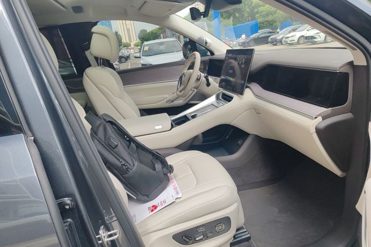 Used Denza N9 2025 Flagship Model Right Front Seat