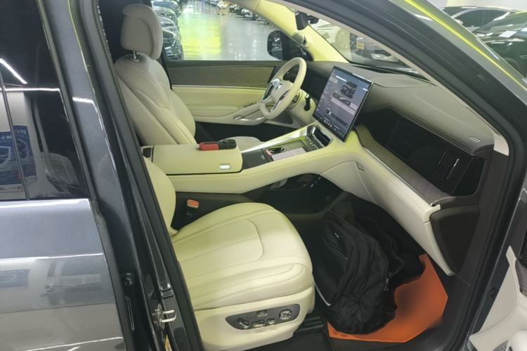 Used Denza N9 2025 Flagship Model Right Front Seat