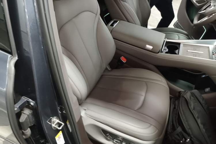 Used Denza N9 2025 Flagship Model Right Front Seat