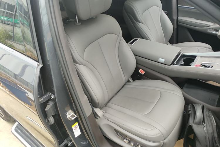 Used Denza N9 2025 Flagship Model Right Front Seat