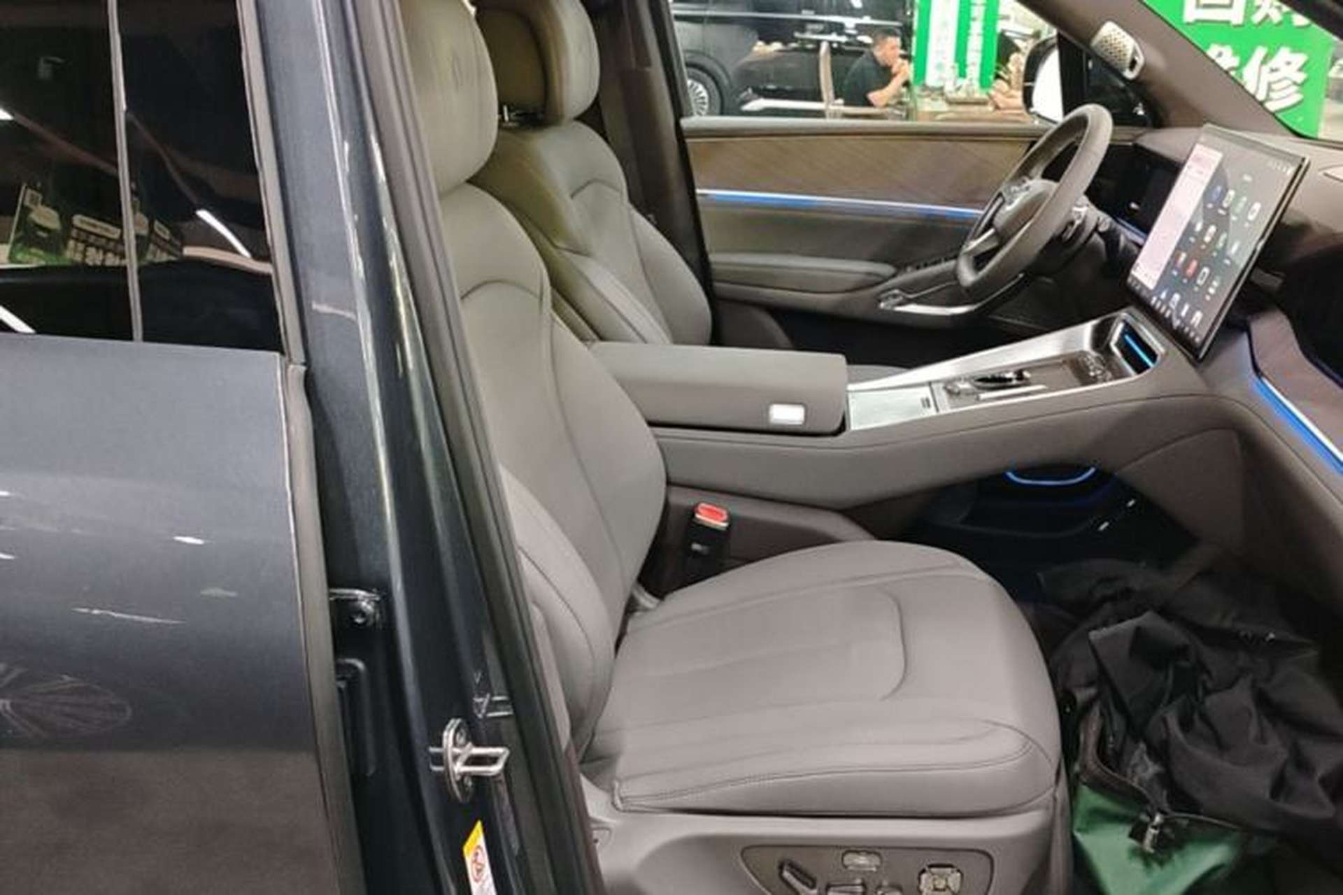 Used Denza N9 2025 Flagship Model Right Front Seat