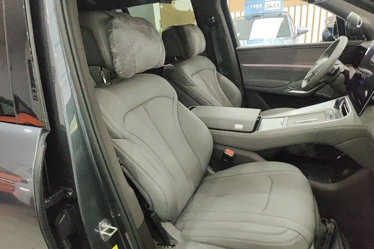 Used Denza N9 2025 Flagship Model Right Front Seat