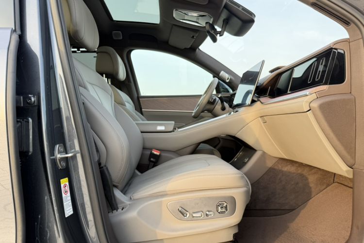Used Denza N9 2025 Prestige Version Right Front Seat