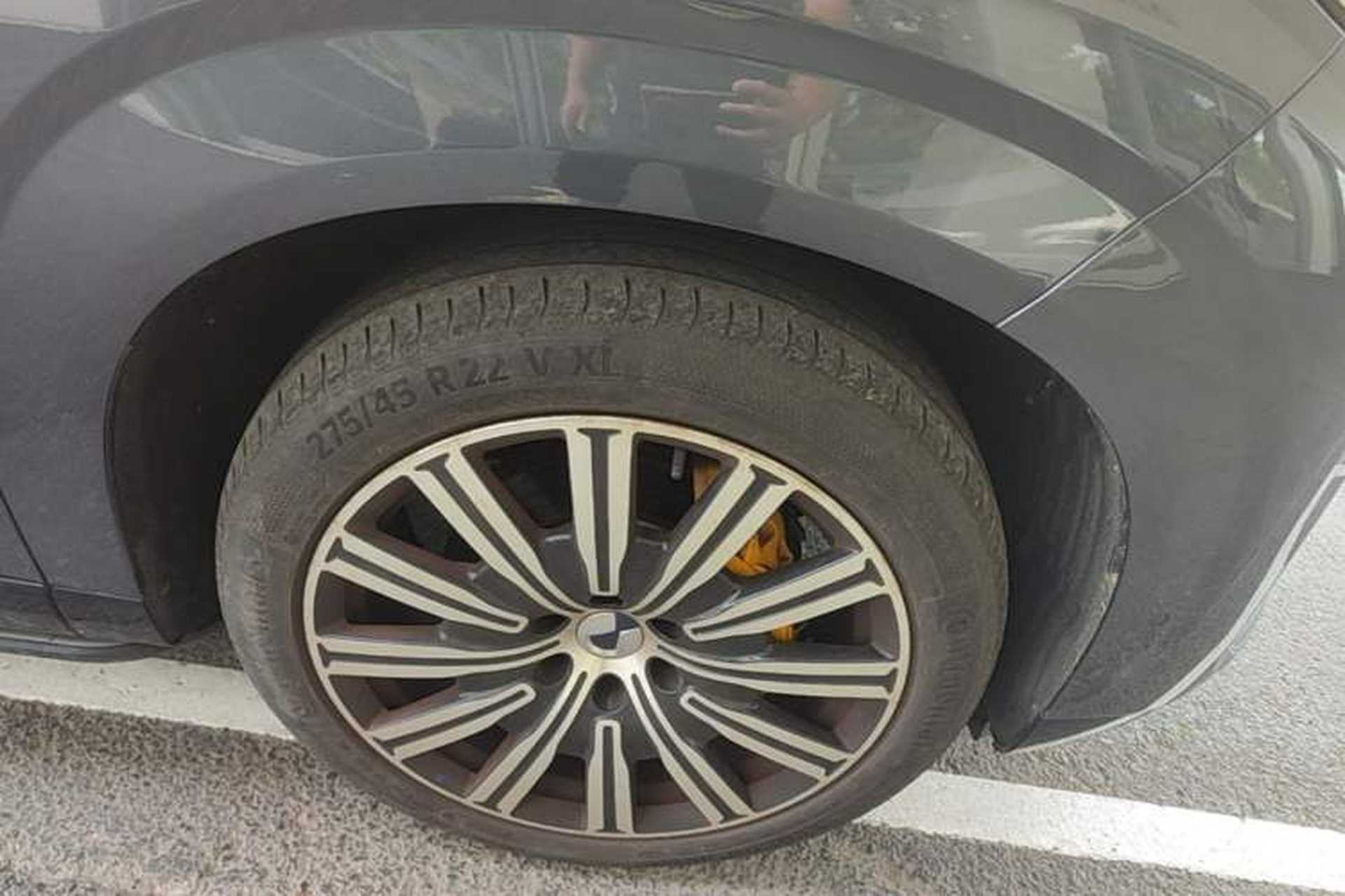 Used Denza N9 2025 Flagship Model Right Front Wheel Hub