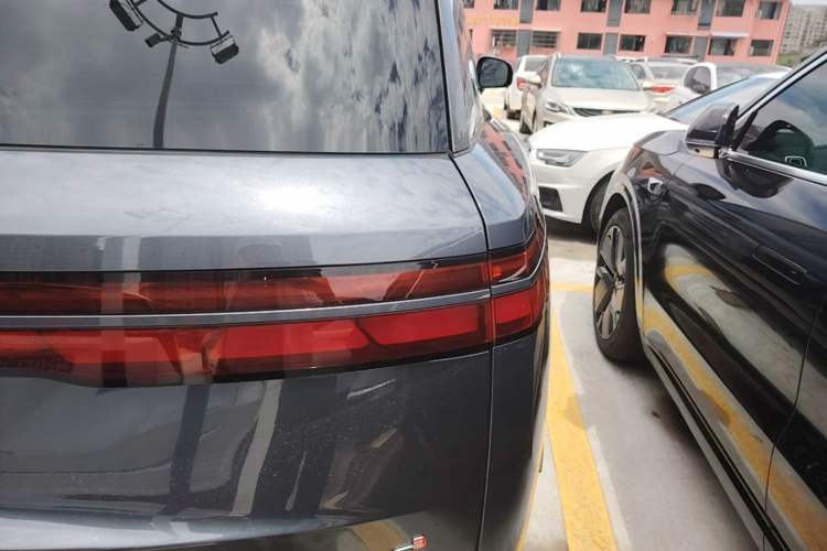 Used Denza N9 2025 Flagship Model Right Rear Taillight