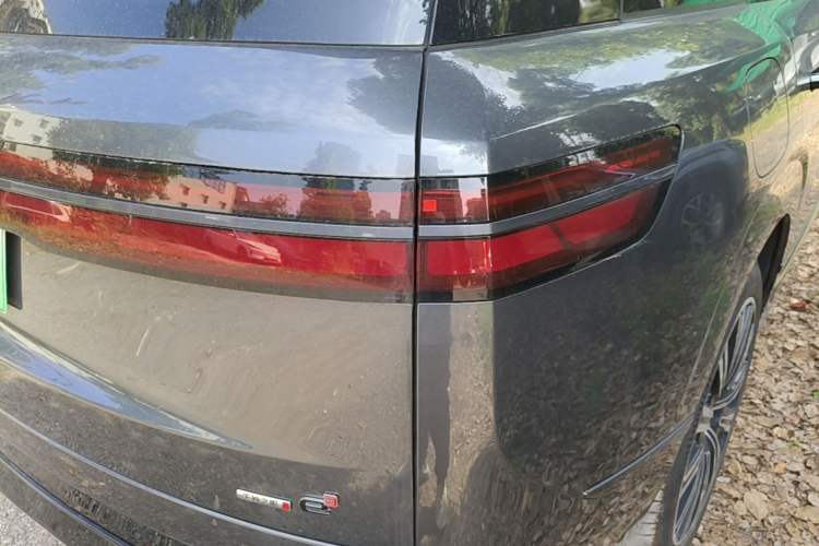Used Denza N9 2025 Flagship Model Right Rear Taillight