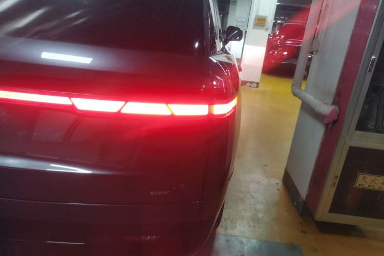 Used Denza N9 2025 Flagship Model Right Rear Taillight