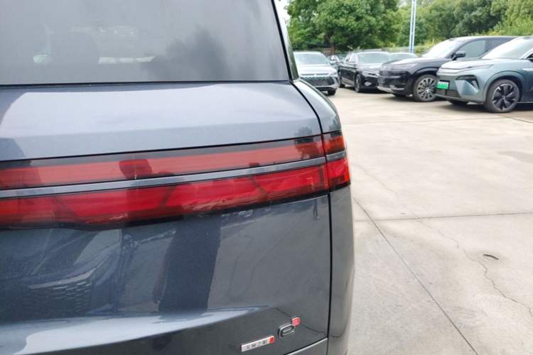Used Denza N9 2025 Flagship Model Right Rear Taillight