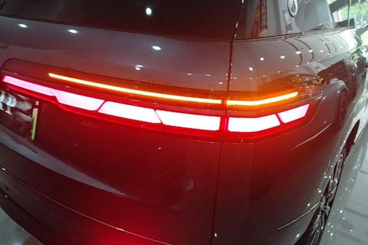 Used Denza N9 2025 Flagship Model Right Rear Taillight