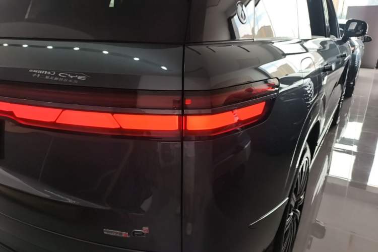 Used Denza N9 2025 Flagship Model Right Rear Taillight