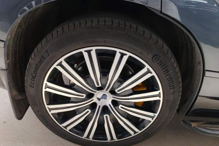 Used Denza N9 2025 Prestige Version Right Rear Wheel Hub