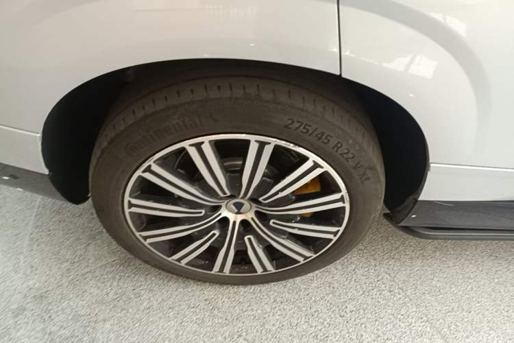 Used Denza N9 2025 Flagship Model Right Rear Wheel Hub