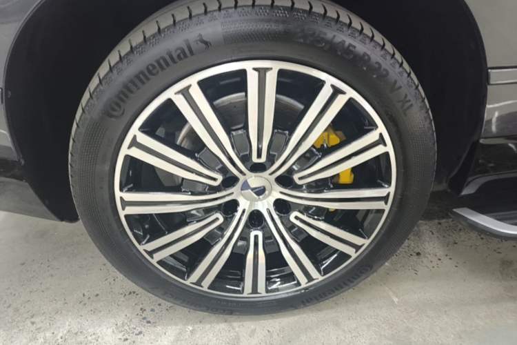 Used Denza N9 2025 Flagship Model Right Rear Wheel Hub