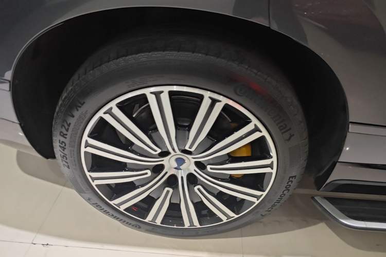 Used Denza N9 2025 Flagship Model Right Rear Wheel Hub