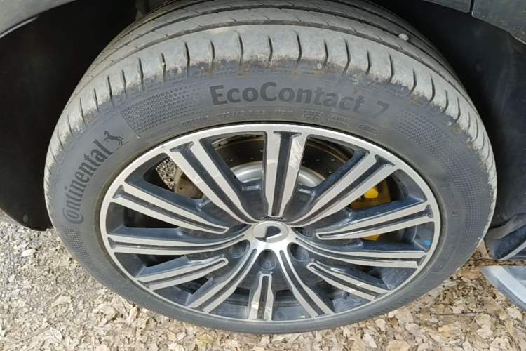 Used Denza N9 2025 Flagship Model Right Rear Wheel Hub