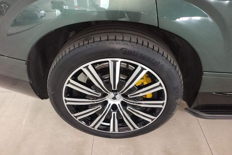 Used Denza N9 2025 Flagship Model Right Rear Wheel Hub