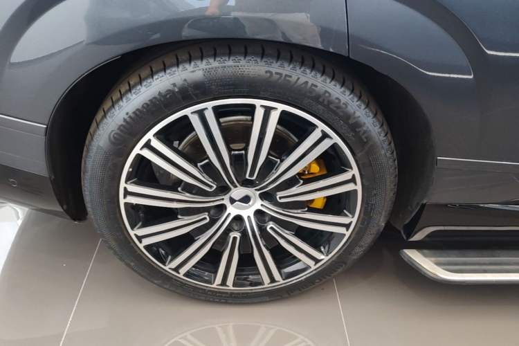 Used Denza N9 2025 Flagship Model Right Rear Wheel Hub