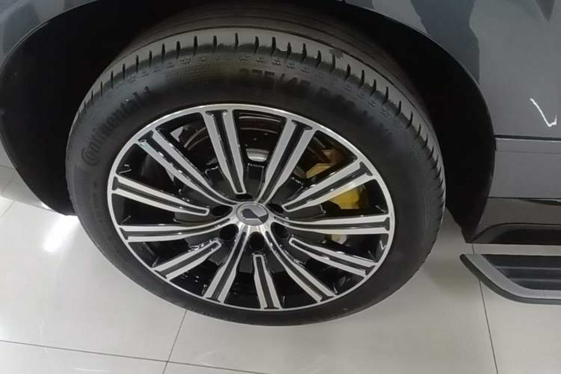 Used Denza N9 2025 Flagship Model Right Rear Wheel Hub
