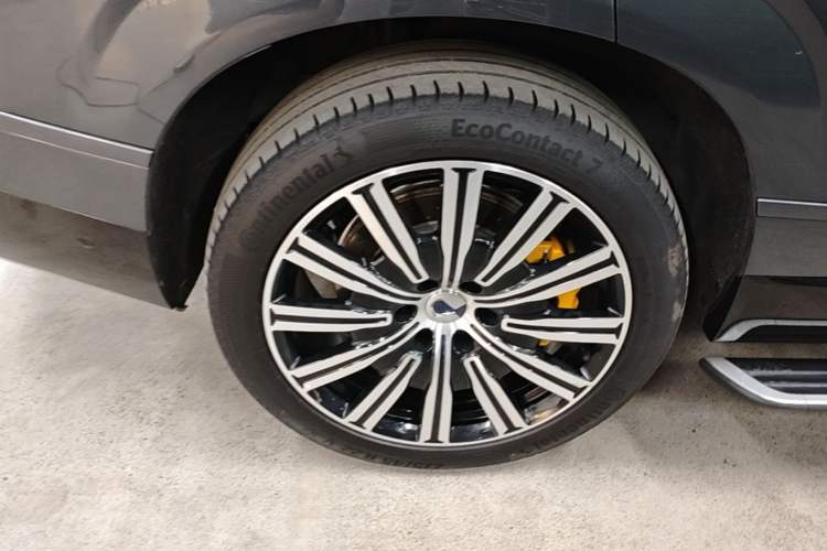 Used Denza N9 2025 Flagship Model Right Rear Wheel Hub