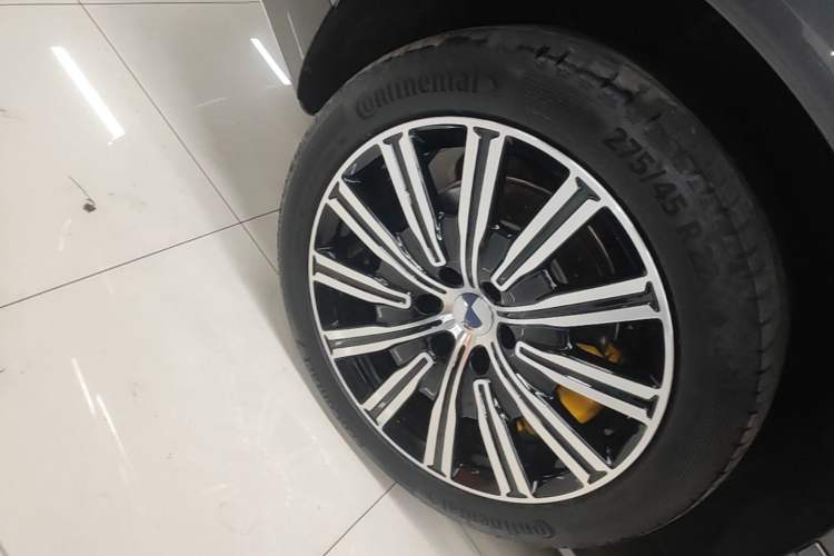 Used Denza N9 2025 Prestige Version Right Rear Wheel Hub